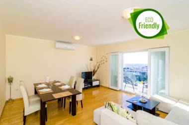 Niko's Sea View Apartment