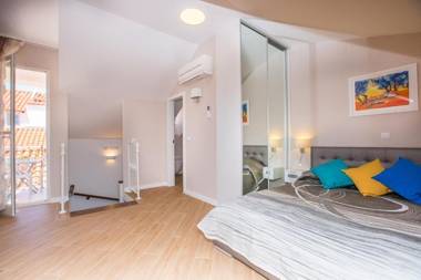 Villa Flores Room with Balcony