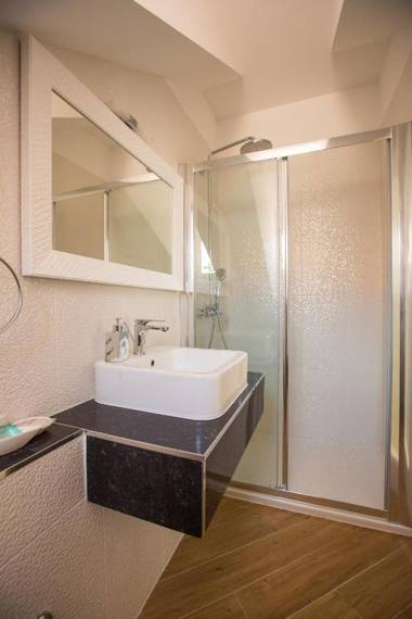 Villa Flores Room with Balcony