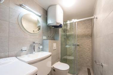 NEW Modern Studio Apartment Nina