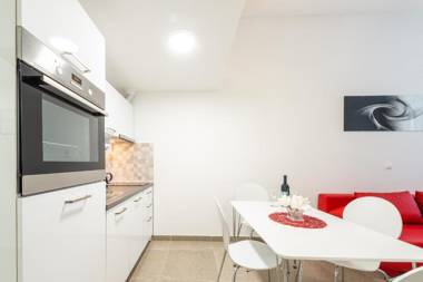 NEW Modern Studio Apartment Nina