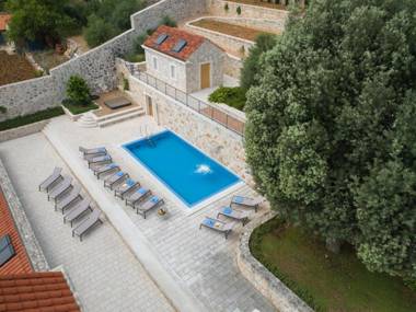 Villas & Apartments Capparis