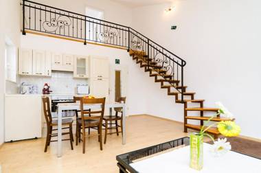 A2- Dream separate entrance in A Stone-built House close to the Sunset beach