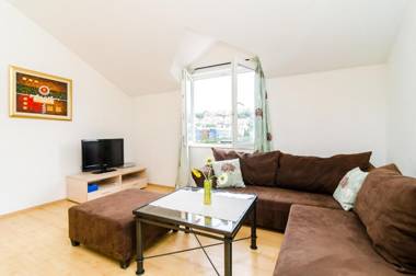 A2- Dream separate entrance in A Stone-built House close to the Sunset beach