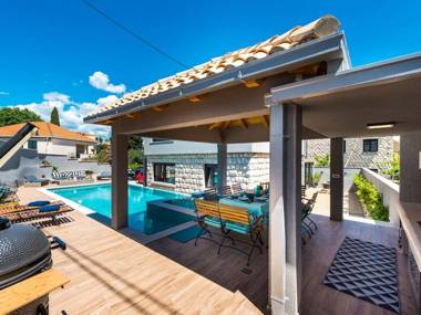 Gorgeous Villa in Dubrovnik with Swimming Pool