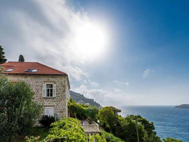 Serene Mansion in Dubrovnik with Private Terrace