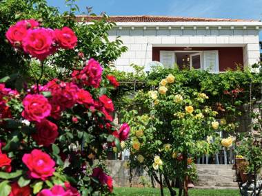 Sumptuous Apartment in Dubrovnik with Private Terrace