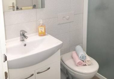 Apartments and rooms Tomo 1 - at the beach