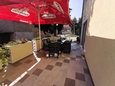 Spacious Holiday Home in Pakoštane near Sea