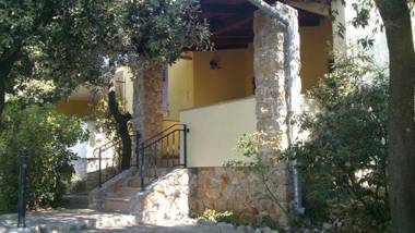 Apartments Mis - close to sea