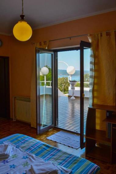 Bella Vista Apartments