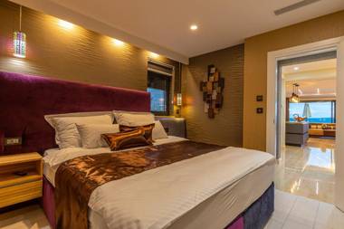 Villa Marassi with Heated Pool Hot Tub and Sauna