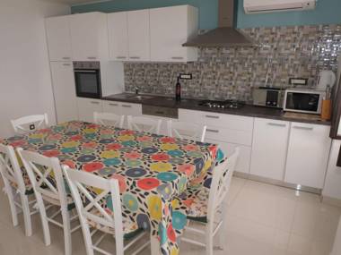 Spacious holiday home with terrace and great sea view !