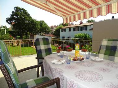 Olga Apartment Near the Beach