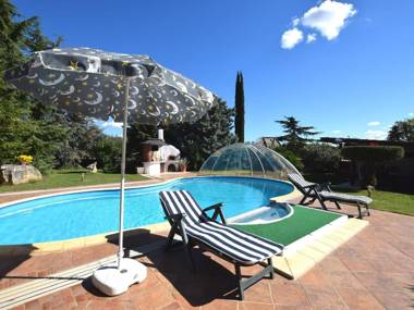 Spacious Holiday Home With Private Pool in Verteneglio