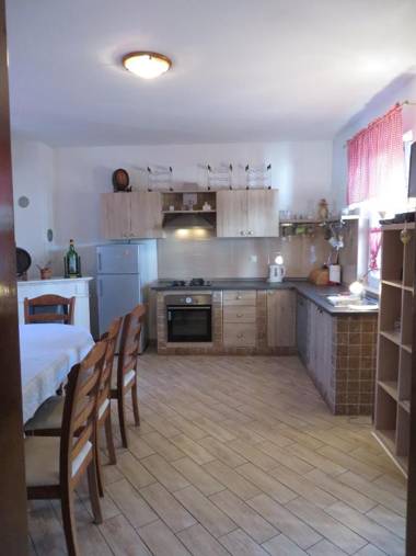 Banić Apartments with pool