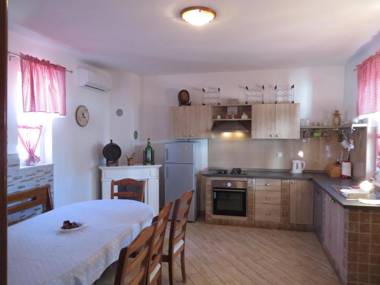 Banić Apartments with pool