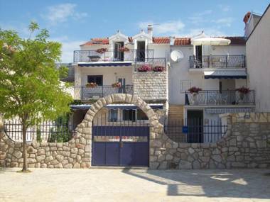 Apartment Jezera 5057g