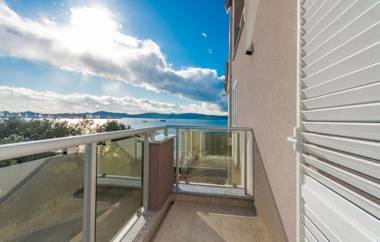 Apartments Villa Marija II on the beach