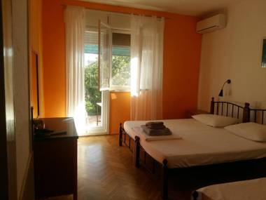 Basil Apartments and Rooms