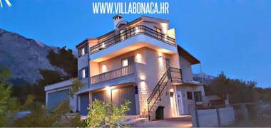 Deluxe Stone House Bonaca