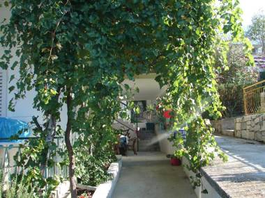 Apartments Eddie - 80m from sea