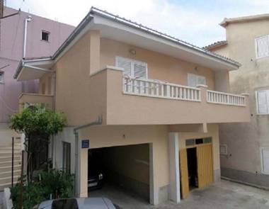 Apartment Jakir-with terrace