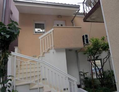 Apartment Jakir-with terrace