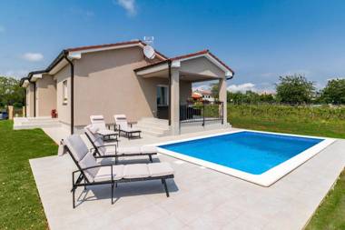 Family holiday house with private pool and playground