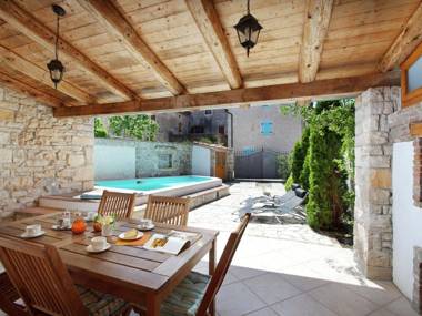 Luxurious Holiday Home in Barban with Private Pool