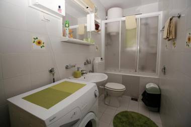 Holiday house Vesna with Heated Pool&Hot Tub&Bikes