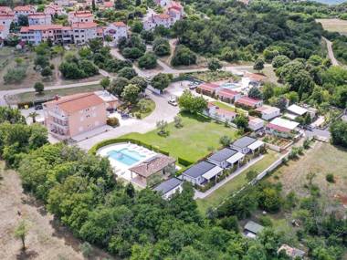 Elegant Apartment in Banjole near Fratarski Otok Island