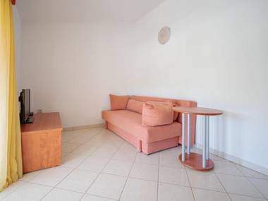 Alluring Apartment in Banjole near Beach and Island