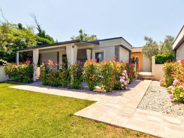 Alluring Mobile Home in Banjole with Swimming Pool