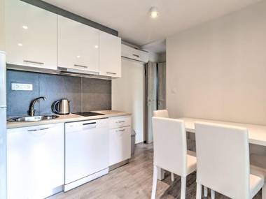 Alluring Mobile Home in Banjole with Swimming Pool