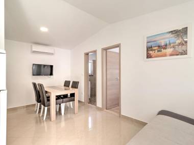 Cosy Holiday Home in Banjole near Pula City Centre