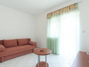 Pretty Apartment in Banjole near Seabeach and Town Centre