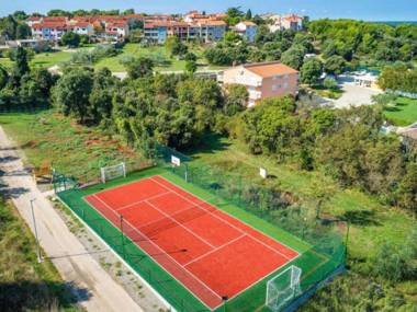 Pretty Apartment in Banjole near Seabeach and Town Centre