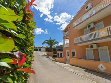 Beautiful Apartment in Banjole near Beach and Pula City