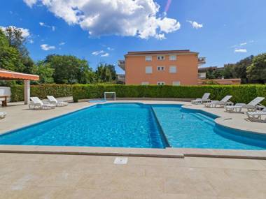 Lovely Apartment in Banjole near Beach and Town Centre