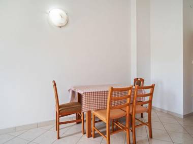Classy Apartment in Banjole near Beach and Pula City