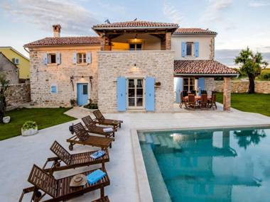 Situated in a quiet locatio has everything what you need for a perfect holiday