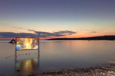 Luxury Glamping Beach Villas Porto Bus