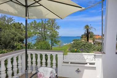 Apartments and rooms Aleksandra