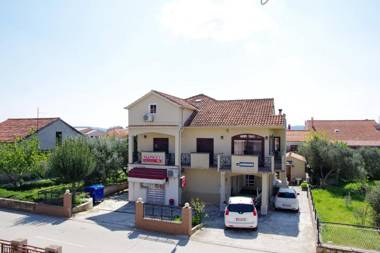 The house is located in a place near Zadar with 4000 inhabitants