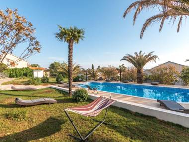 Luxury Holiday Home in Bibinje near Sea