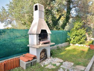 Spacious Holiday Home in Bibinje with Garden