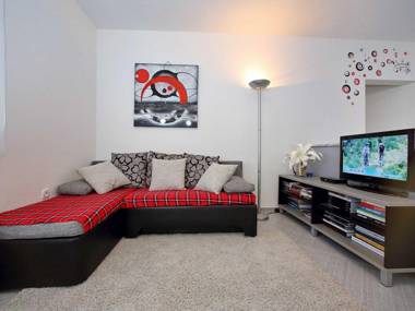 Tranquil Apartment in Bibinje with Garden and Terrace