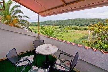 Apartments Ankica - pool & garden