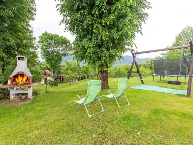 Boutique Apartment in Selište Drežnićko with Garden